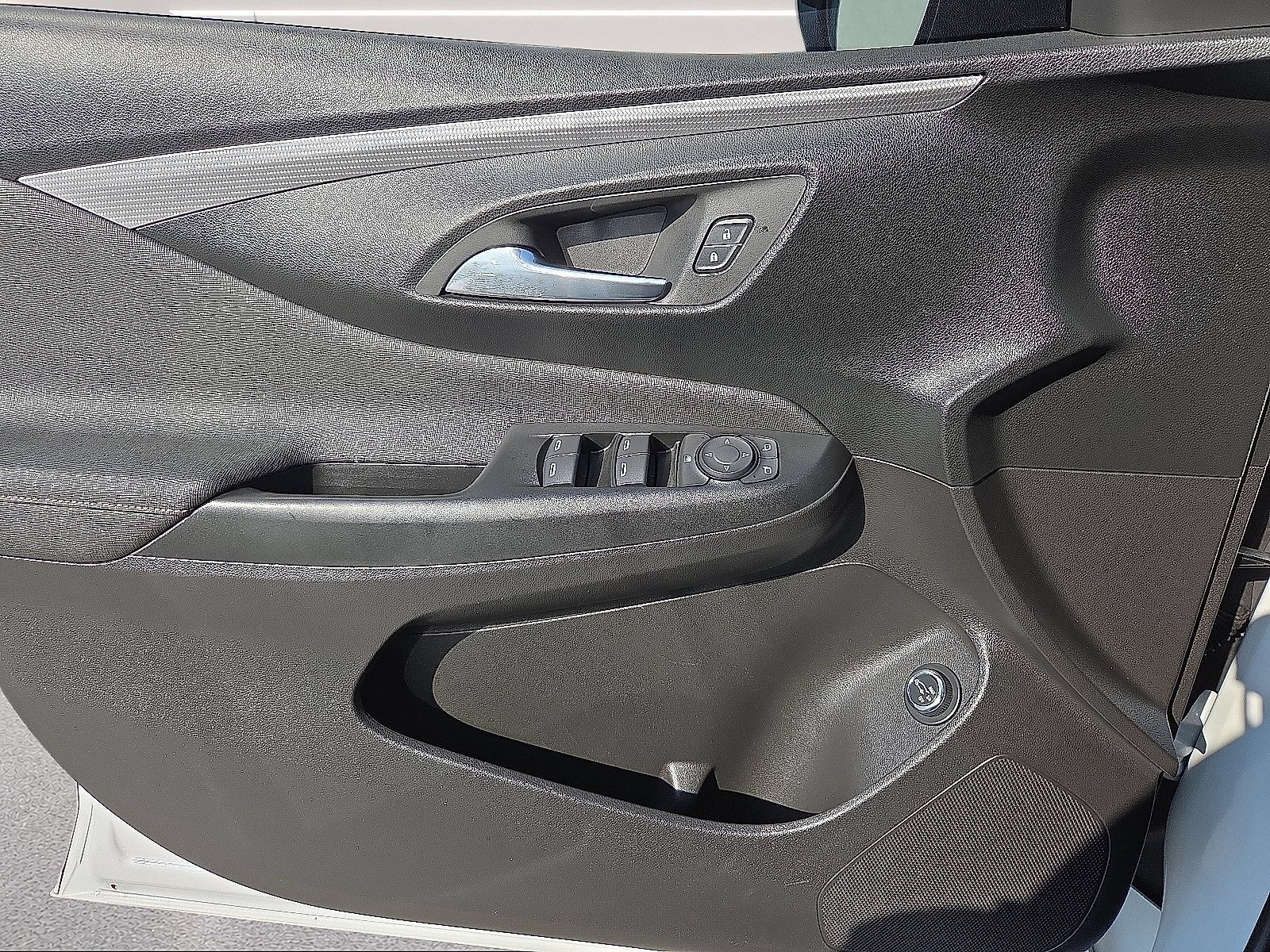 Used 2025 Buick Envista Avenir FWD image 25