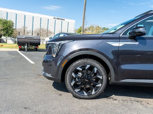 New 2026 Kia Sorento S FWD image 3