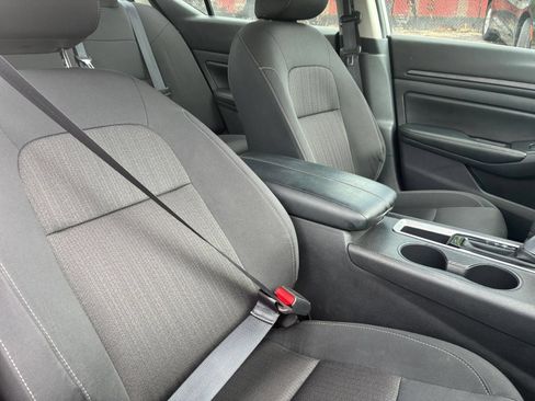 Used 2025 Nissan Altima 2.5 SV FWD image 26