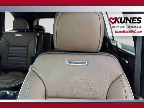 New 2027 GMC Acadia Denali Ultimate w/ LPO, Floor Liner Package AWD/4WD image 20