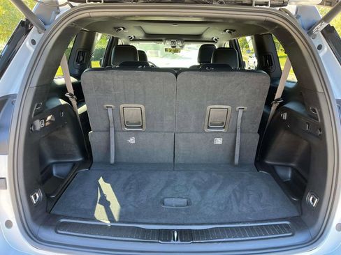 Used 2024 Jeep Grand Cherokee L Limited w/ Luxury Tech Group II image 23