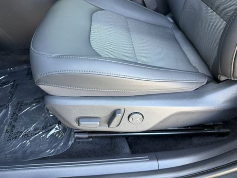Used 2025 Kia Niro Wind FWD image 32