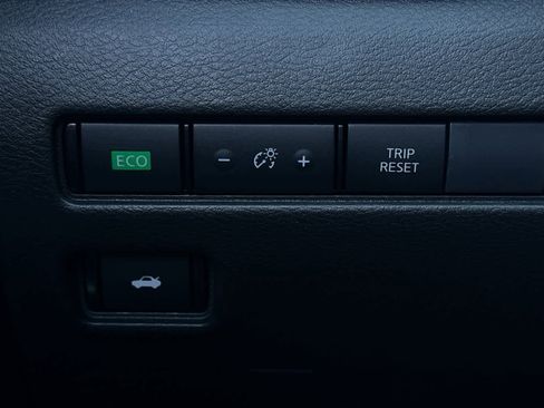 New 2025 Nissan Sentra SR image 22