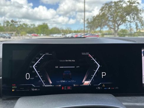 Used 2023 BMW X7 xDrive40i w/ Executive Package image 31