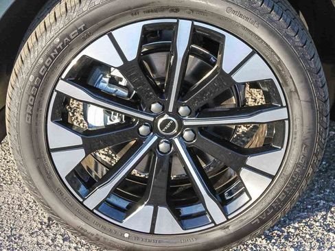 New 2026 Volvo XC60 B5 Plus w/ Climate Package PRO image 12