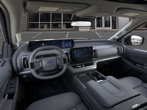 New 2025 Ford Expedition Active image 9