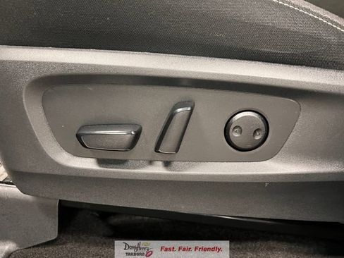Used 2025 Nissan Pathfinder SV FWD image 28
