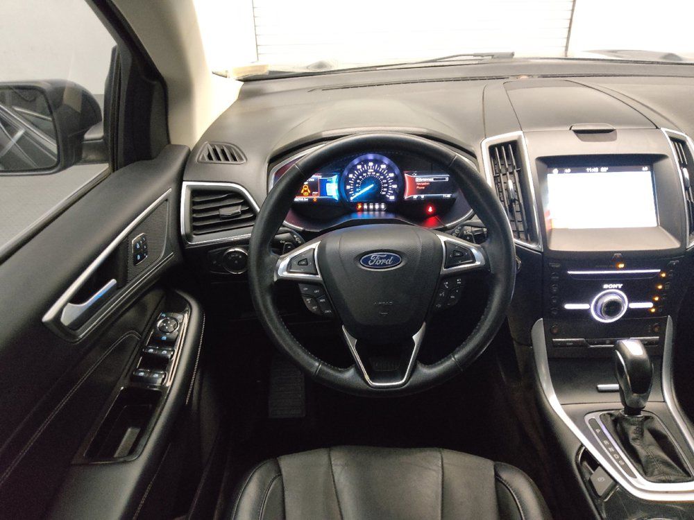Used 2018 Ford Edge Titanium w/ Technology Package FWD image 22