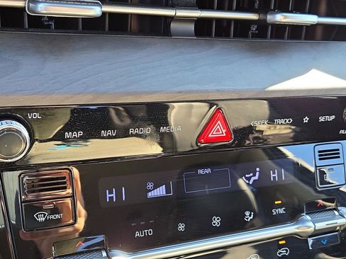 Certified 2022 Kia Carnival SX w/ Paint Protection Package image 25