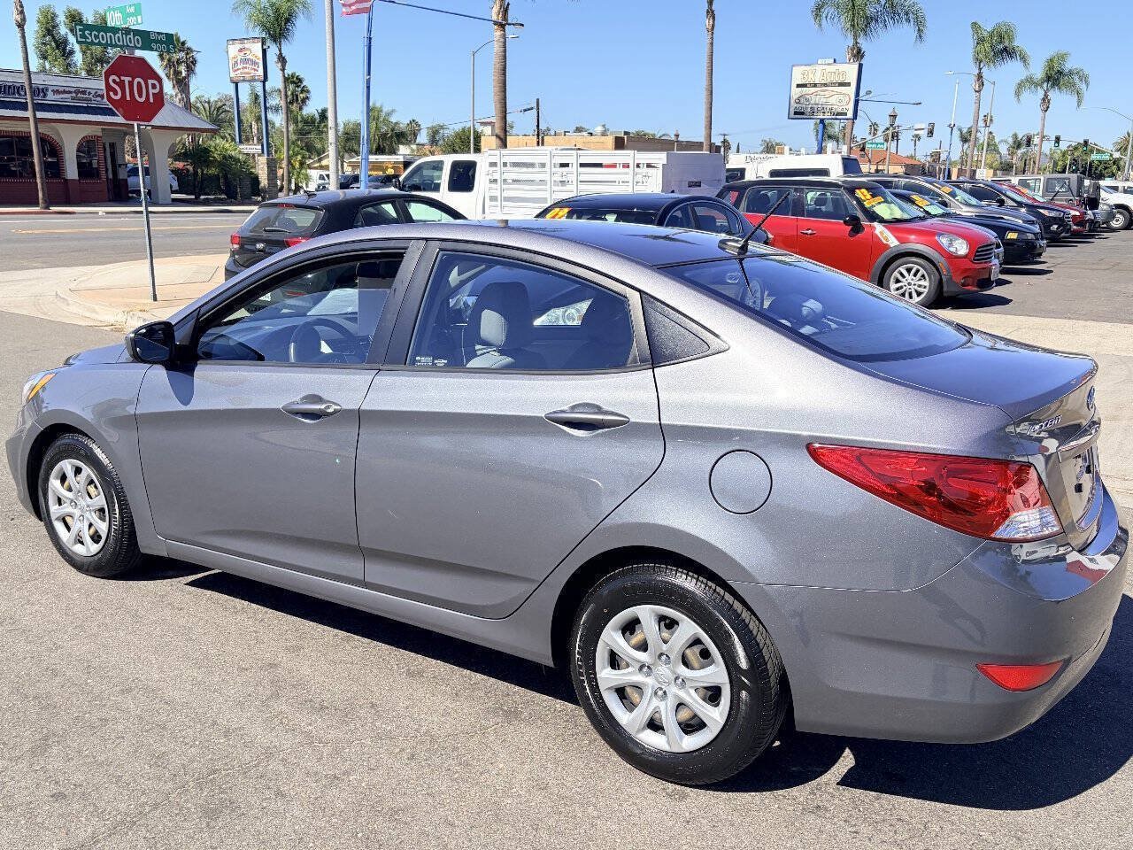 Used 2013 Hyundai Accent GLS FWD image 4