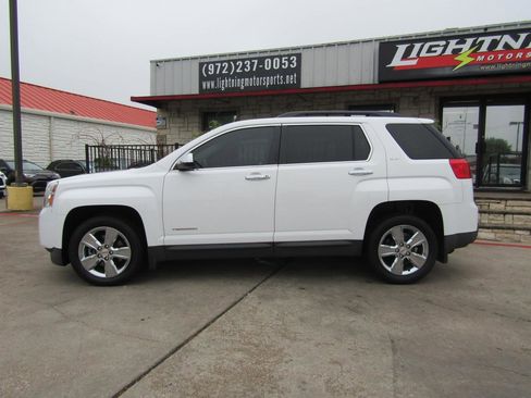 Used 2015 GMC Terrain SLT w/ Chrome Appearance Package FWD image 2