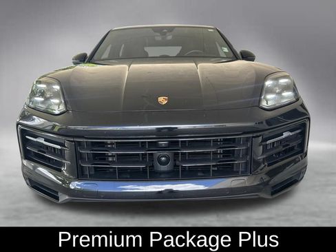 Used 2024 Porsche Cayenne Coupe w/ Premium Package Plus AWD/4WD image 15