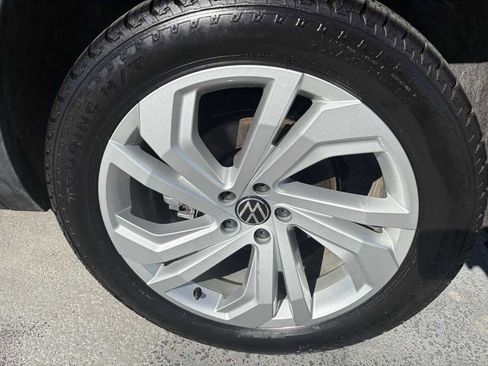 Used 2021 Volkswagen Atlas SE image 9