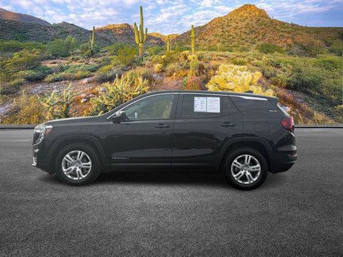 Used 2024 GMC Terrain SLE image 8