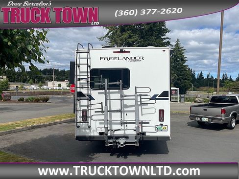 Used 2022 Ford E-450 and Econoline 450 Super Duty w/ Motorhome Prep Package RWD image 4