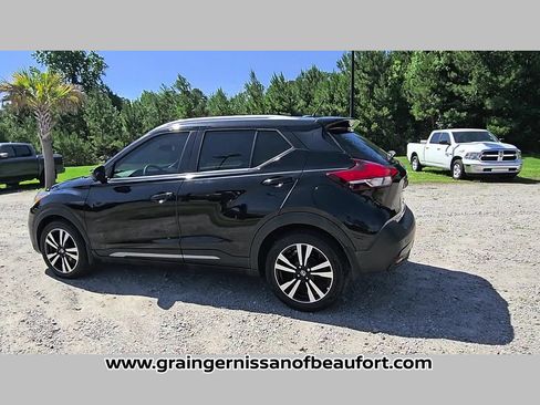 Used 2019 Nissan Kicks SR w/ Exterior Electronics Package FWD image 27