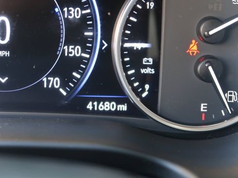 Certified 2022 Buick Enclave Avenir w/ Avenir Technology Package image 22