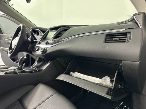 Used 2019 Chevrolet Impala LT w/ LT Convenience Package image 39