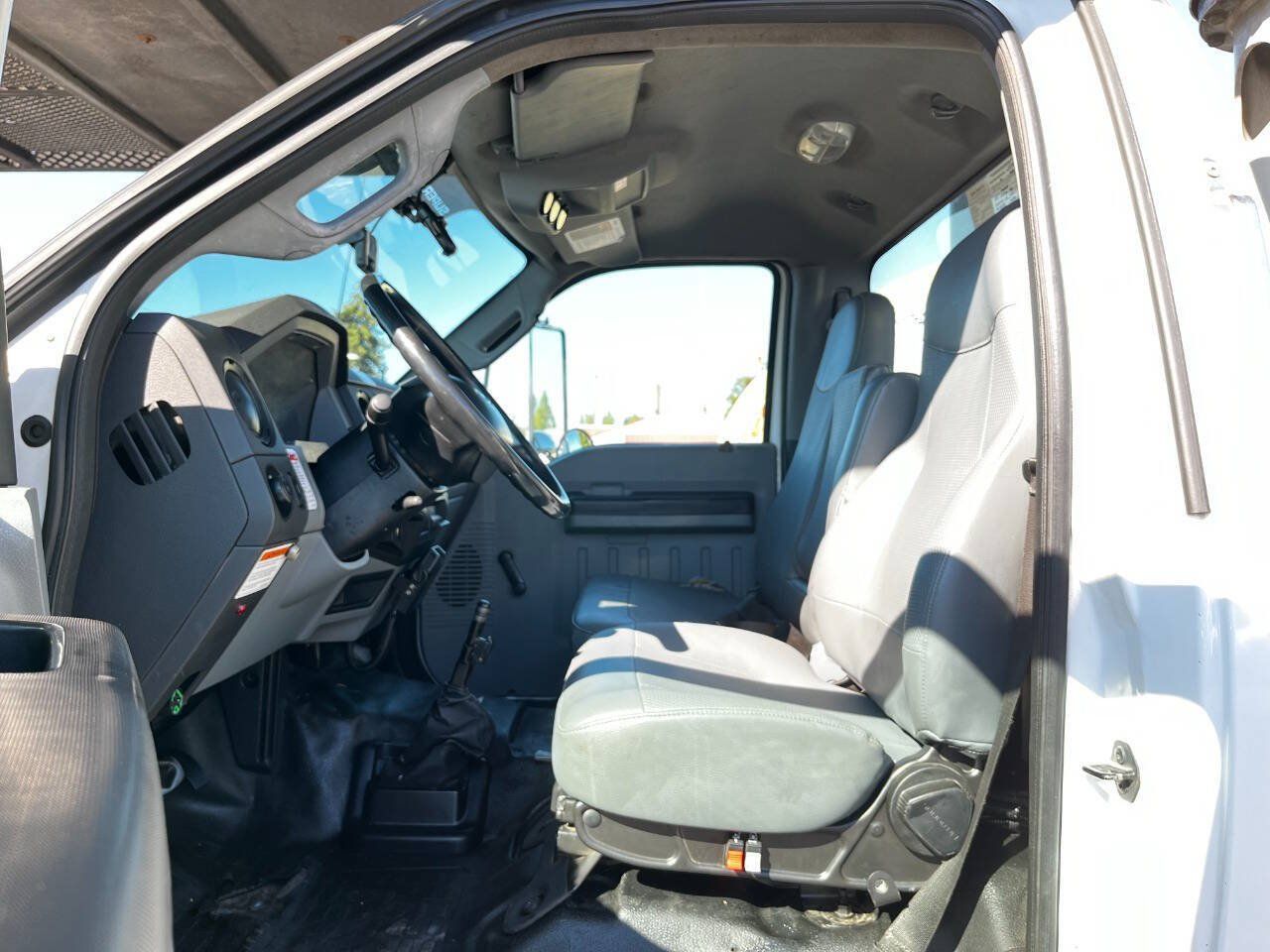Used 2013 Ford F750 2WD Regular Cab Super Duty image 10