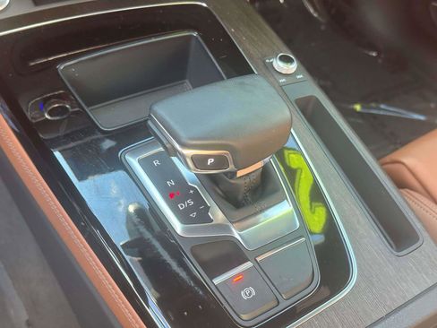 Used 2024 Audi Q5 e Premium Plus image 32