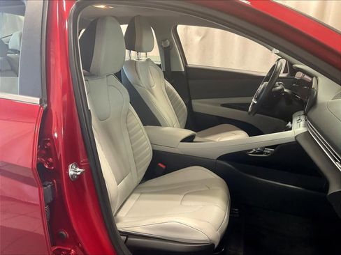 Used 2025 Hyundai Elantra Limited image 22
