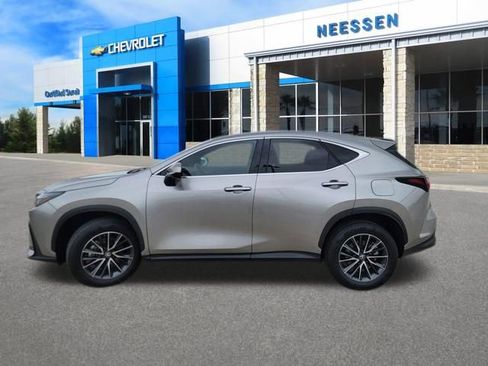 Used 2025 Lexus NX 250 FWD w/ Accessory Package (2T) image 4