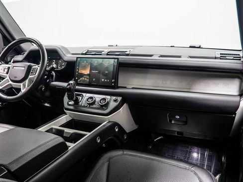 Used 2025 Land Rover Defender 110 S AWD/4WD image 18