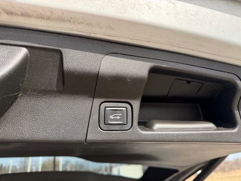 Used 2017 GMC Acadia Denali w/ Technology Package image 5