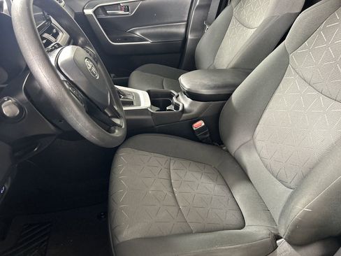 Used 2021 Toyota RAV4 XLE w/ Convenience Package image 21