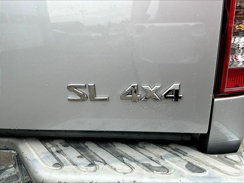 Used 2012 Nissan Frontier SL AWD/4WD image 24