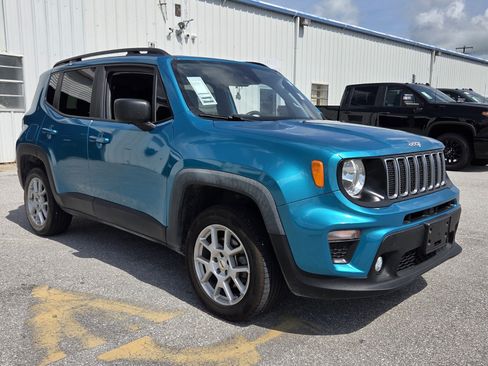 Used 2022 Jeep Renegade Latitude AWD/4WD image 6