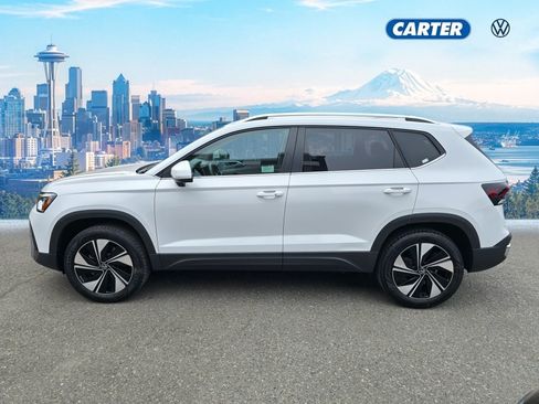 Certified 2025 Volkswagen Taos SE AWD/4WD image 6