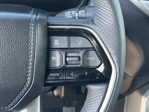 Used 2025 Toyota Tundra Platinum AWD/4WD image 15