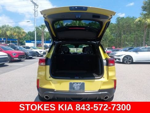 Used 2023 Chevrolet TrailBlazer RS w/ Sun and Liftgate Package AWD/4WD image 28