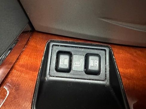 Used 2011 Toyota Camry XLE image 24