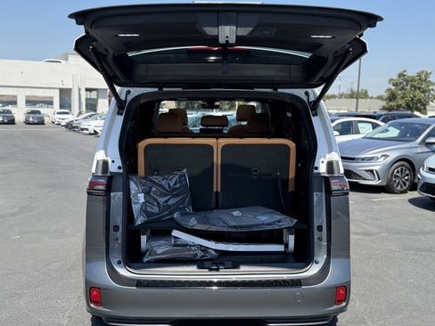 New 2025 Volkswagen ID. Buzz Pro S Plus image 14