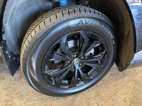 Used 2024 Toyota RAV4 SE w/ Convenience Package image 13