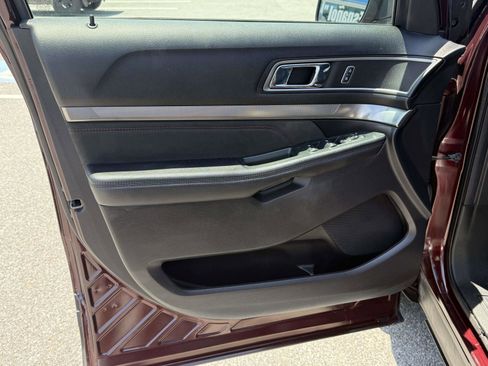 Used 2019 Ford Explorer XLT w/ Equipment Group 202A AWD/4WD image 16