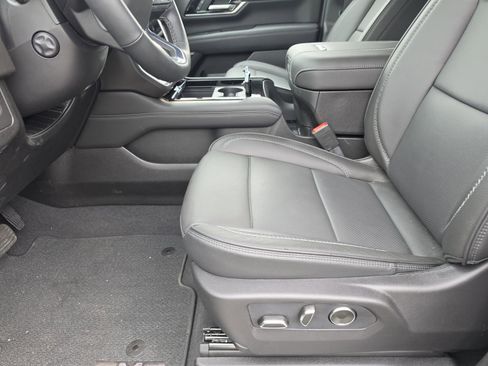 Used 2026 GMC Yukon Denali AWD/4WD image 7