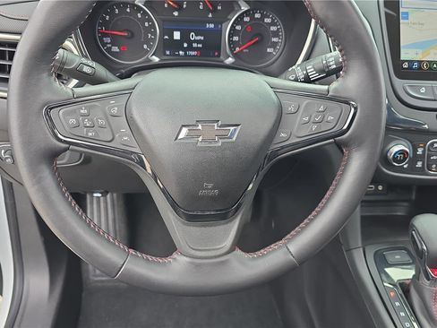 Used 2022 Chevrolet Equinox RS w/ RS Leather Package AWD/4WD image 27