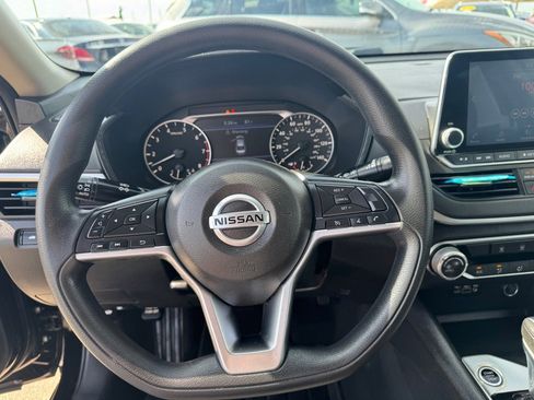 Used 2020 Nissan Altima 2.5 S FWD image 25