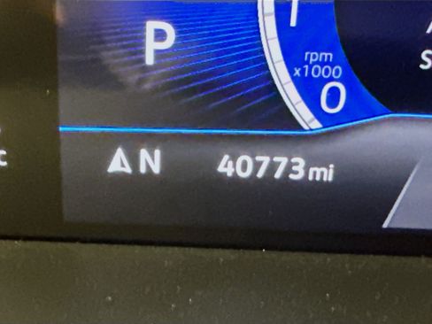 Used 2025 Volkswagen Jetta SE FWD image 19