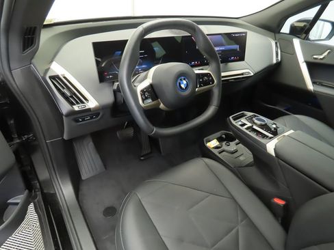 Certified 2025 BMW iX xDrive50 image 9