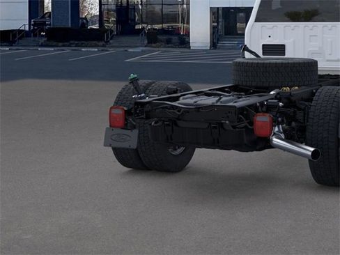 New 2025 Ford F550 4x4 Regular Cab Super Duty image 21