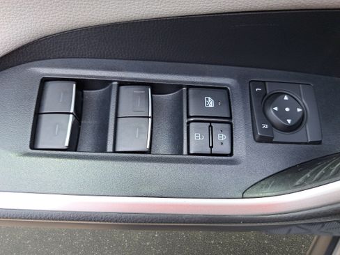 Used 2022 Toyota RAV4 Limited AWD/4WD image 26