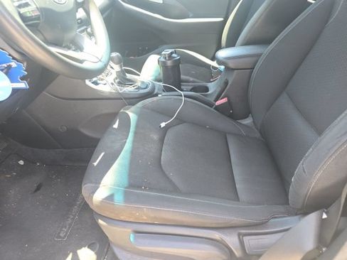 Used 2020 Hyundai Elantra GT FWD image 8