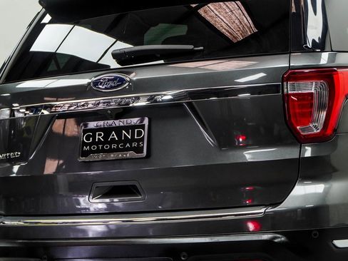 Used 2018 Ford Explorer Limited w/ Ford Safe & Smart Package image 13