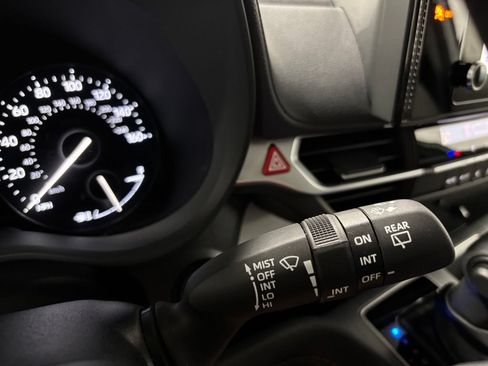 Used 2026 Toyota Sienna LE FWD image 22