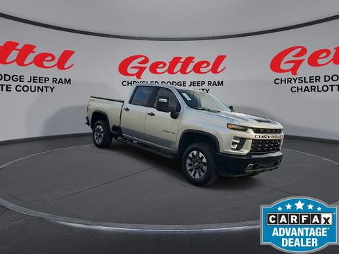Used 2022 Chevrolet Silverado 2500 Custom w/ Custom Value Package image 2