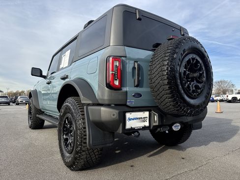 Used 2023 Ford Bronco Wildtrak image 8